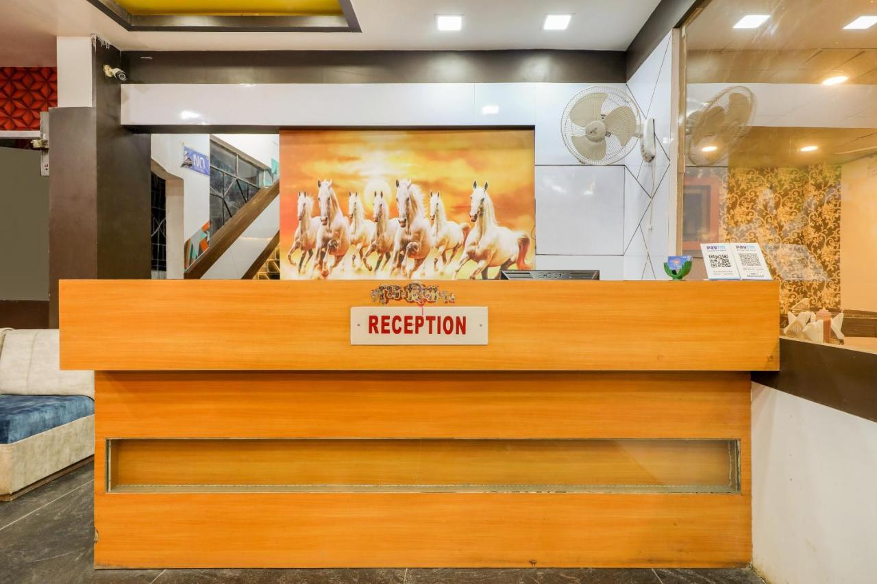 Collection O 3761 Hotel Shree Datta Indore Bagian luar foto