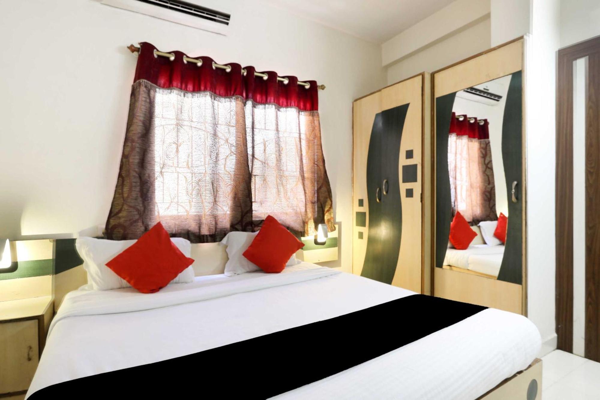 Collection O 3761 Hotel Shree Datta Indore Bagian luar foto