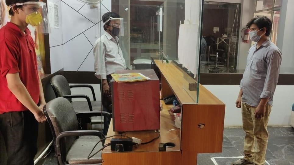 Collection O 3761 Hotel Shree Datta Indore Bagian luar foto