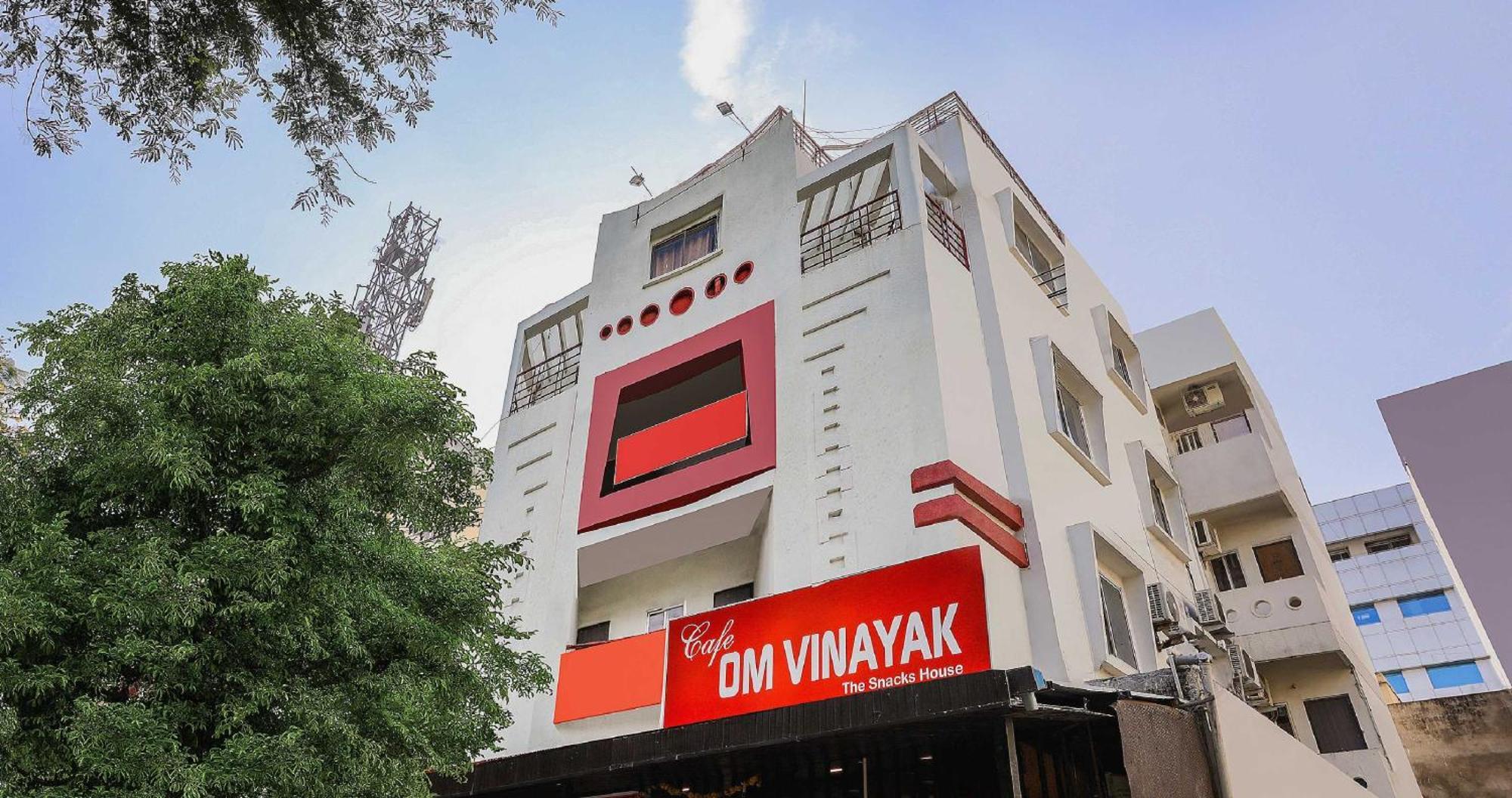 Collection O 3761 Hotel Shree Datta Indore Bagian luar foto