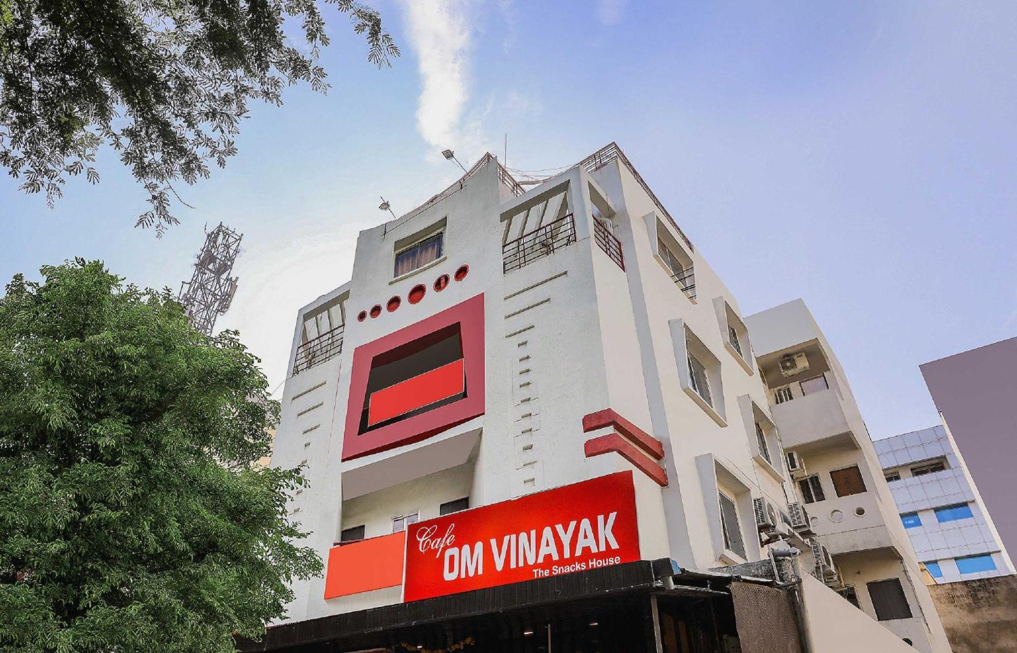 Collection O 3761 Hotel Shree Datta Indore Bagian luar foto