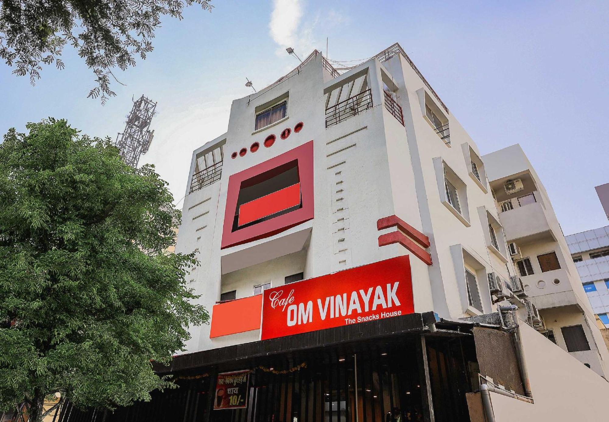 Collection O 3761 Hotel Shree Datta Indore Bagian luar foto