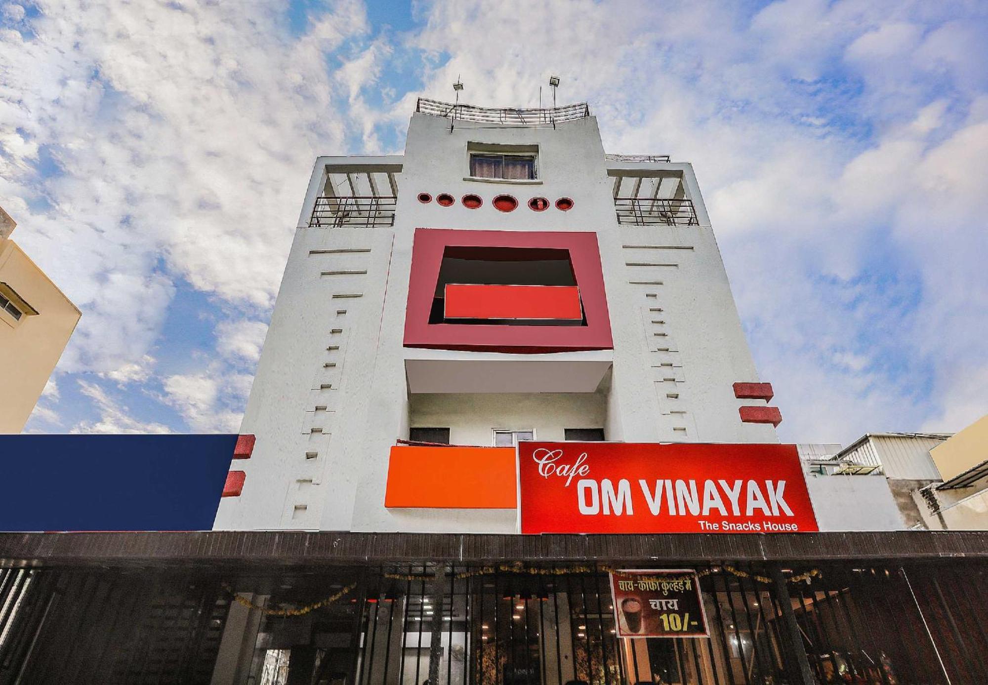 Collection O 3761 Hotel Shree Datta Indore Bagian luar foto