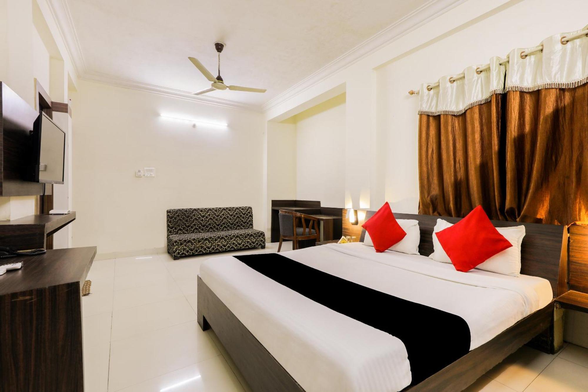 Collection O 3761 Hotel Shree Datta Indore Bagian luar foto